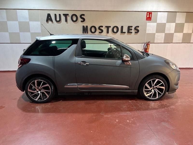 Usado DS Automobiles DS3 Crossback 110 CV (80 kW) 2018 Gris SUV