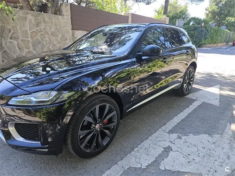 Usado Jaguar F-Pace First Edition 300 CV (220 kW) 2016 Negro SUV