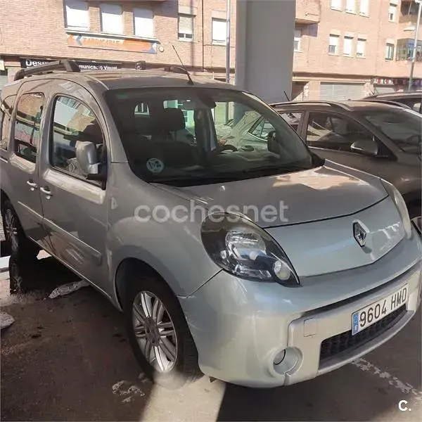Usado Renault Kangoo Dynamique 110 CV (80 kW) 2012 Gris / plata Monovolumen