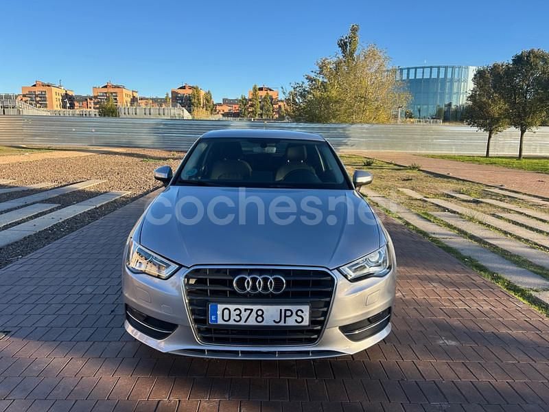 Usado Audi A3 Attraction 110 CV (80 kW) 2016 Gris / plata Berlina