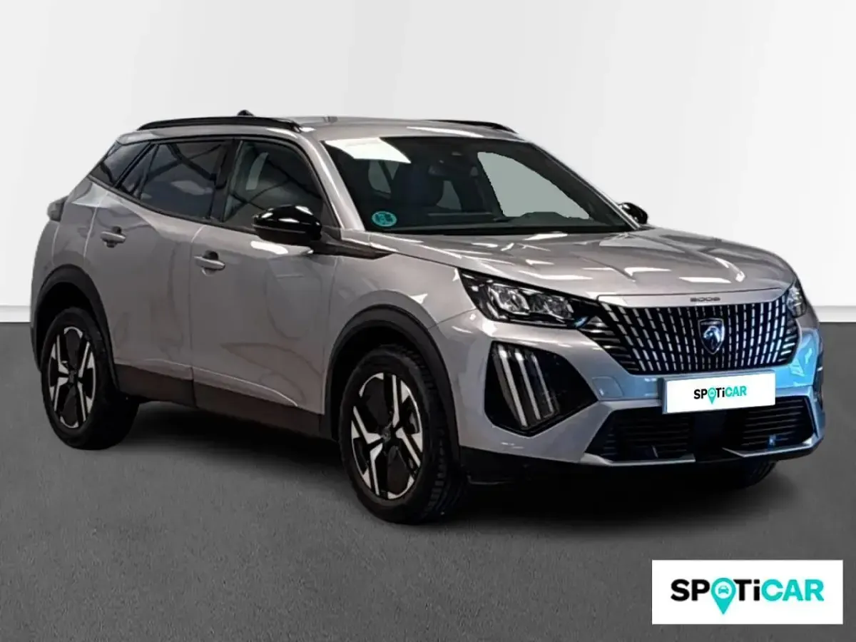 Usado Peugeot 2008 Allure 100 CV (73 kW) 2024 Gris SUV