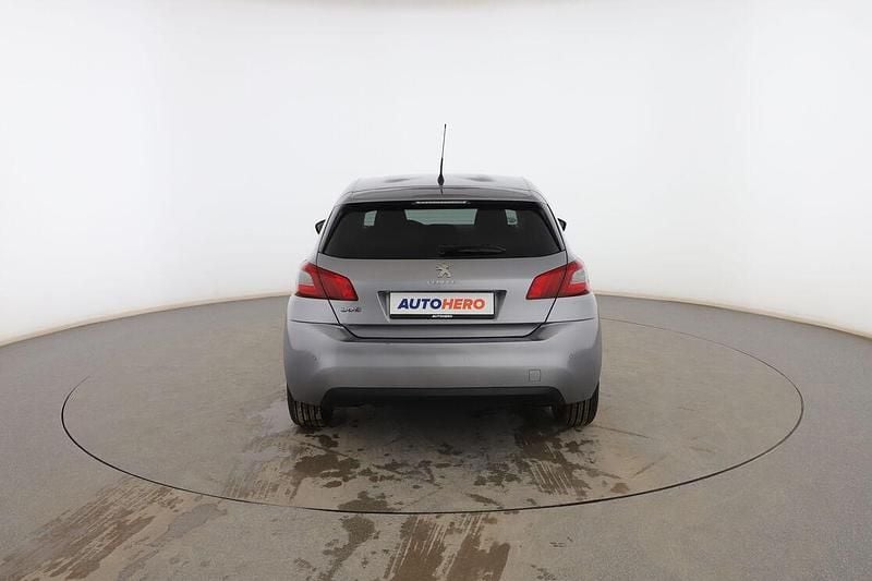 Usado Peugeot 308 Style 131 CV (96 kW) 2018 Gris Berlina