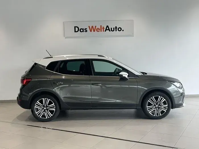 Usado Seat Arona Xperience 115 CV (84 kW) 2025 Gris SUV