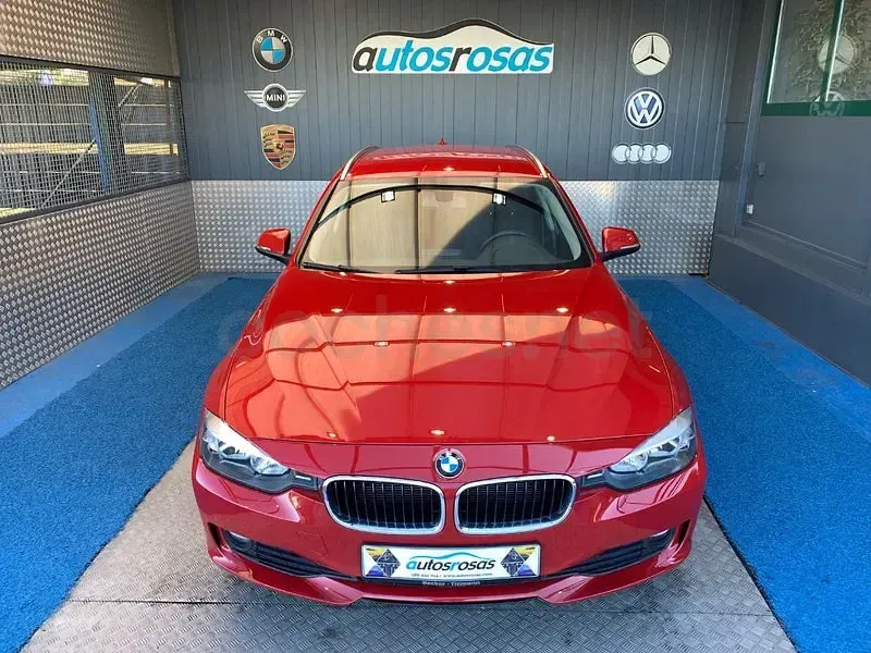 Usado BMW 318 143 CV (105 kW) 2014 Rojo Familiar