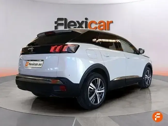 Usado Peugeot 3008 Allure 130 CV (95 kW) 2022 Blanco SUV
