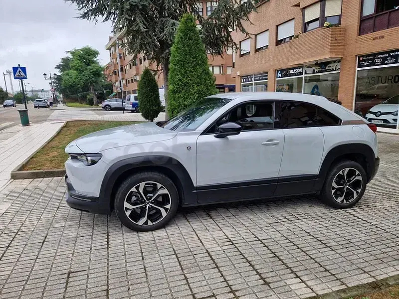 Usado Mazda MX30 Ad'Vantage 170 CV (125 kW) 2024 Gris / plata SUV