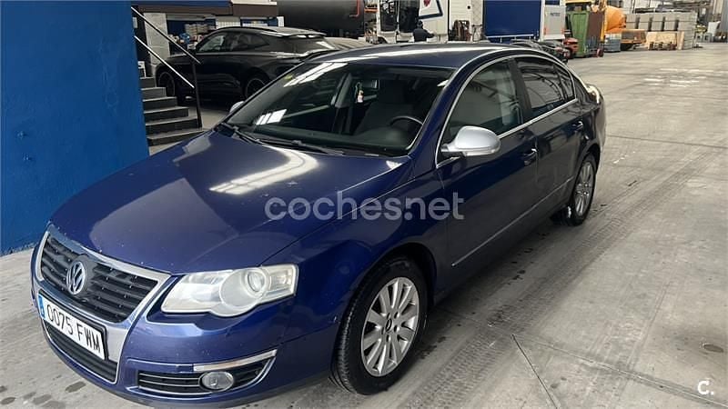Usado VW Passat Individual 140 CV (102 kW) 2007 Azul Berlina