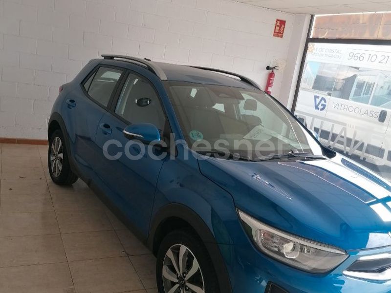 Usado Kia Stonic Plus 84 CV (61 kW) 2022 Azul SUV