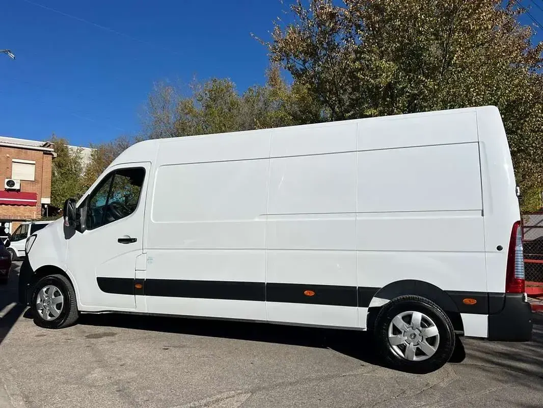 Usado Renault Master 150 CV (110 kW) 2023 Blanco Monovolumen