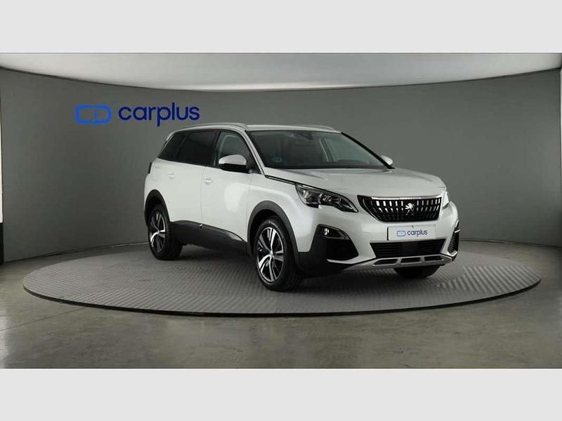 Usado Peugeot 5008 Allure 131 CV (96 kW) 2020 Blanco SUV