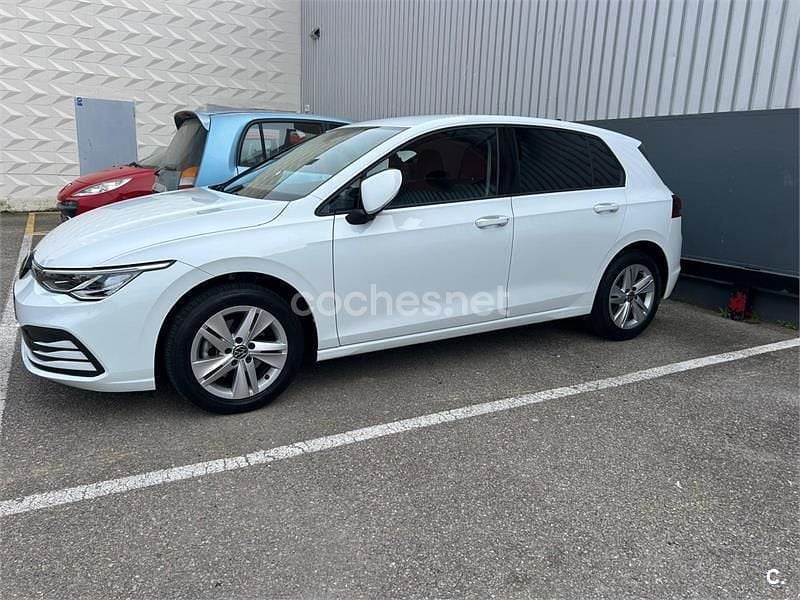 Usado VW Golf VIII Life 110 CV (80 kW) 2022 Blanco Berlina
