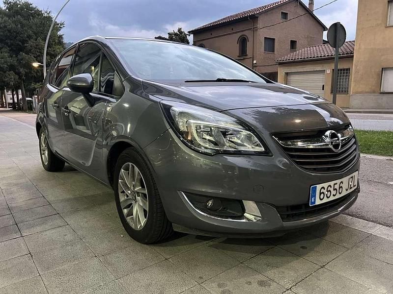 Usado Opel Meriva Excellence 110 CV (80 kW) 2017 Gris / plata Monovolumen