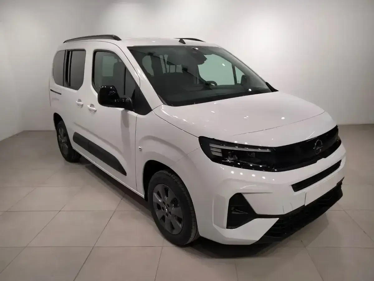 Usado Opel Combo S 100 CV (73 kW) 2024 Blanco Monovolumen