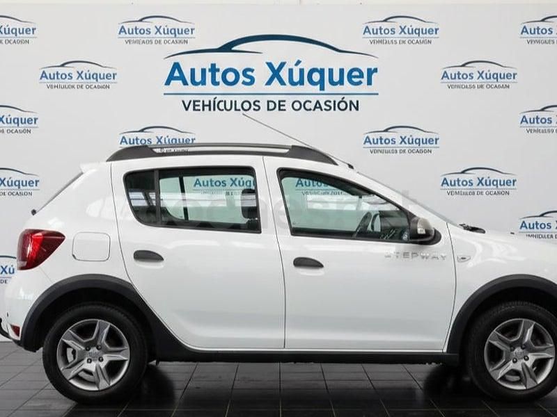 Usado Dacia Sandero Essentiel 90 CV (66 kW) 2019 Blanco Berlina