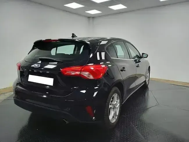 Käytetty Ford Focus Business Edition 120 HP (88 kW) 2020 Musta Sedan