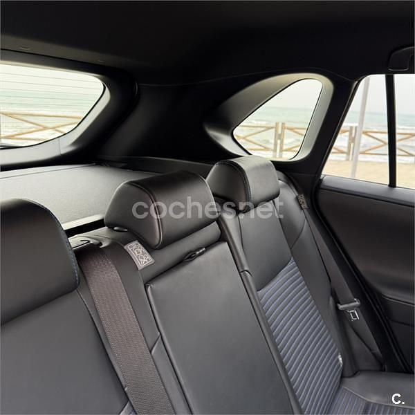 Usado Toyota RAV4 Hybrid Style 218 CV (160 kW) 2019 Blanco SUV