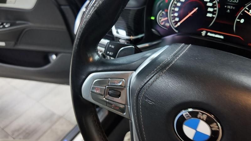 Usado BMW 750 M Sport 450 CV (330 kW) 2016 Azul Berlina