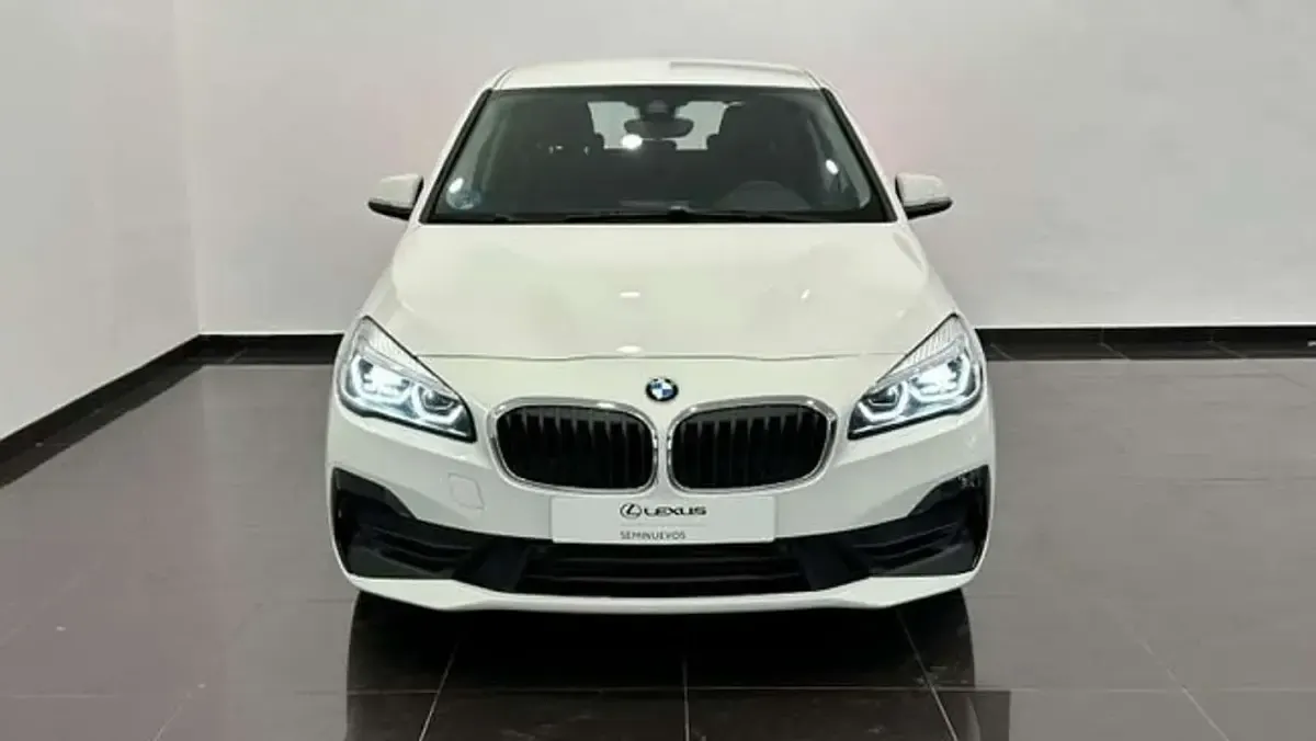 Usado BMW 225 Active Tourer 220 CV (161 kW) 2022 Blanco Monovolumen