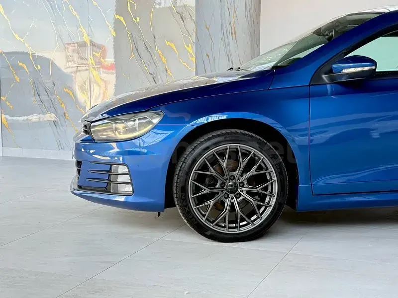 Usado VW Scirocco R-line 125 CV (91 kW) 2015 Azul Coupe