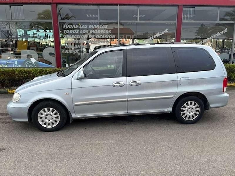 Usado Kia Carnival EX 144 CV (105 kW) 2002 Gris Monovolumen