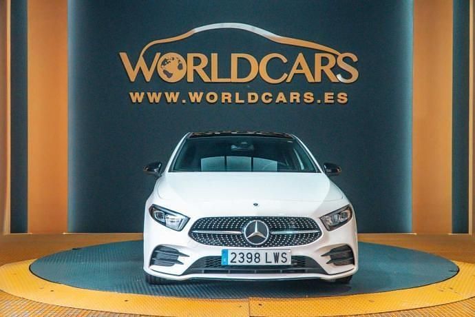 Usado Mercedes A200 AMG line 150 CV (110 kW) 2022 Blanco Berlina
