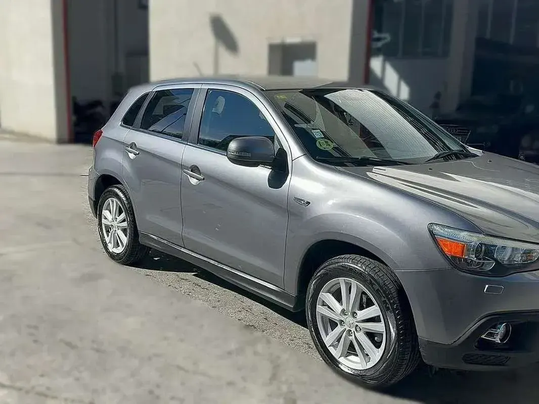 Usado Mitsubishi ASX Motion 150 CV (110 kW) 2011 Gris SUV