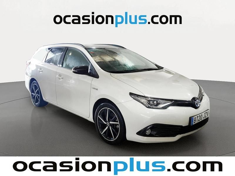Usado Toyota Auris 136 CV (100 kW) 2017 Blanco Familiar