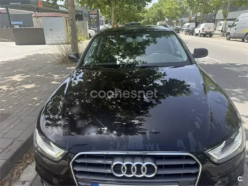 Usado Audi A4 163 CV (119 kW) 2012 Negro Familiar