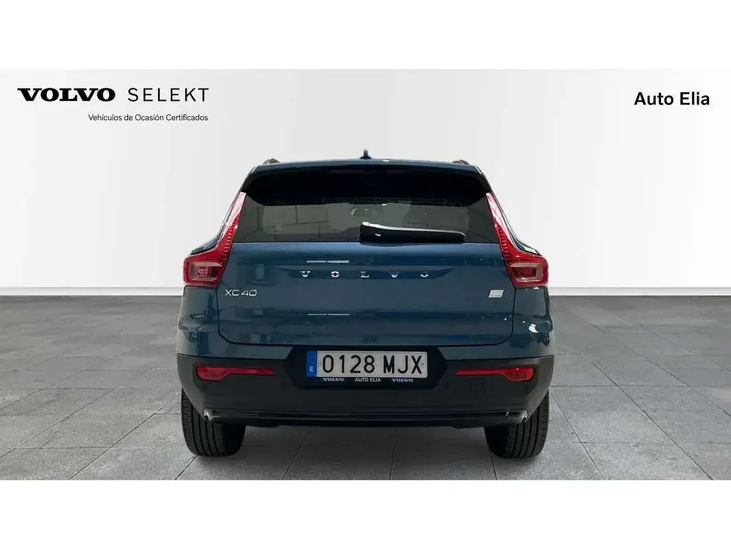 Usado Volvo XC40 Plus 211 CV (155 kW) 2023 Azul SUV