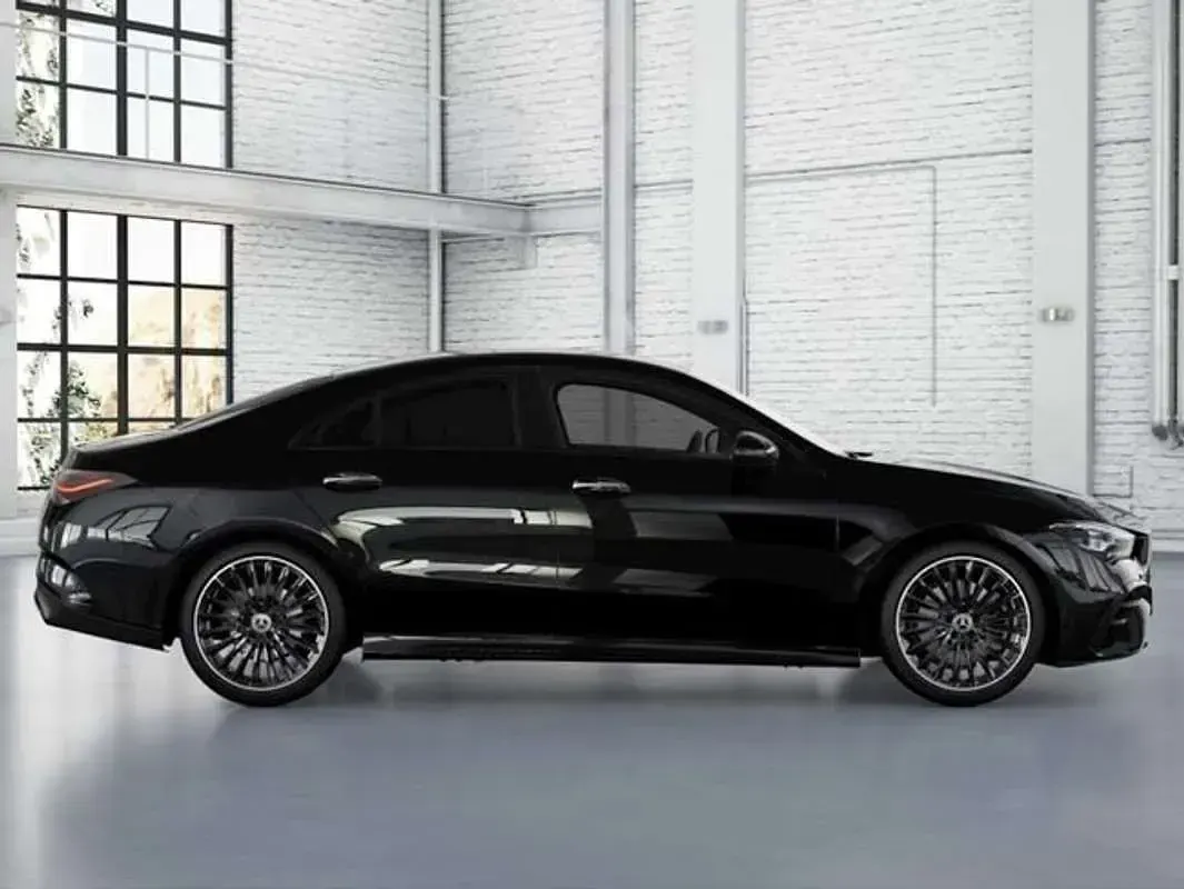 Usado Mercedes CLA220 190 CV (139 kW) 2025 Negro Coupe