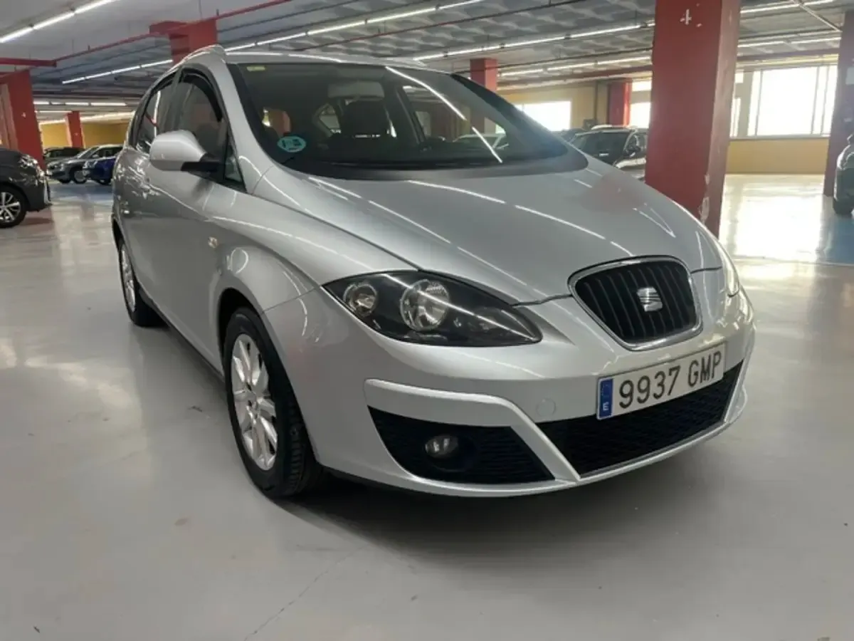 Usado Seat Altea XL Style 102 CV (75 kW) 2009 Gris / plata Monovolumen
