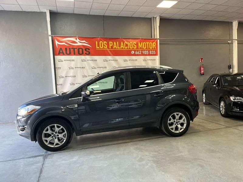 Usado Ford Kuga Titanium 140 HP (102 kW) 2011 Cinzento SUV