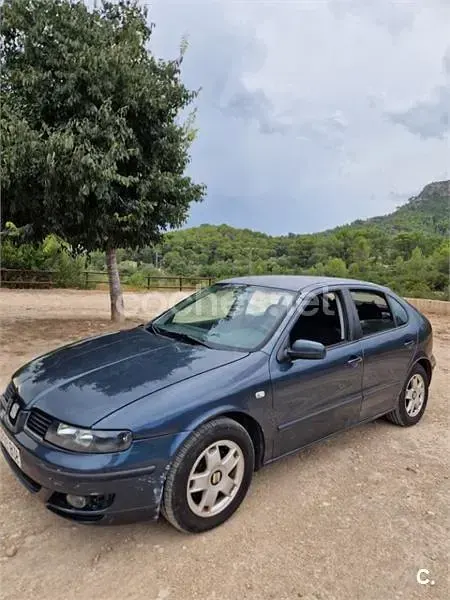 Usado Seat Leon 110 CV (80 kW) 2001 Negro Utilitario