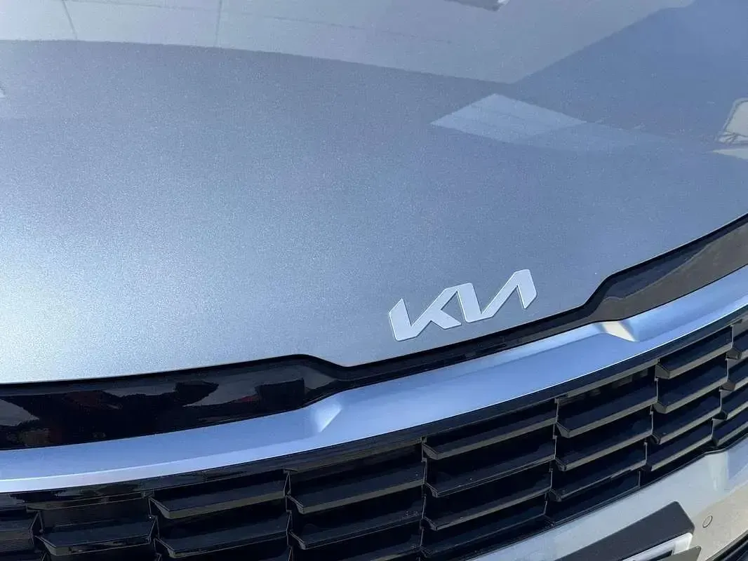 Usado Kia Sportage 150 CV (110 kW) 2025 Plateado SUV
