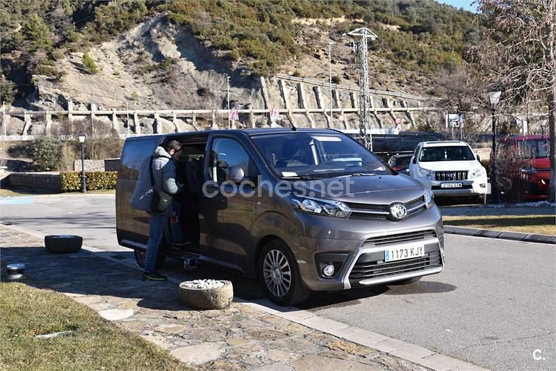 Gris / plata Usado 2018 Toyota Proace Verso Advance Familiar | 28.300 € (Precio justo) - Imagen 1/2