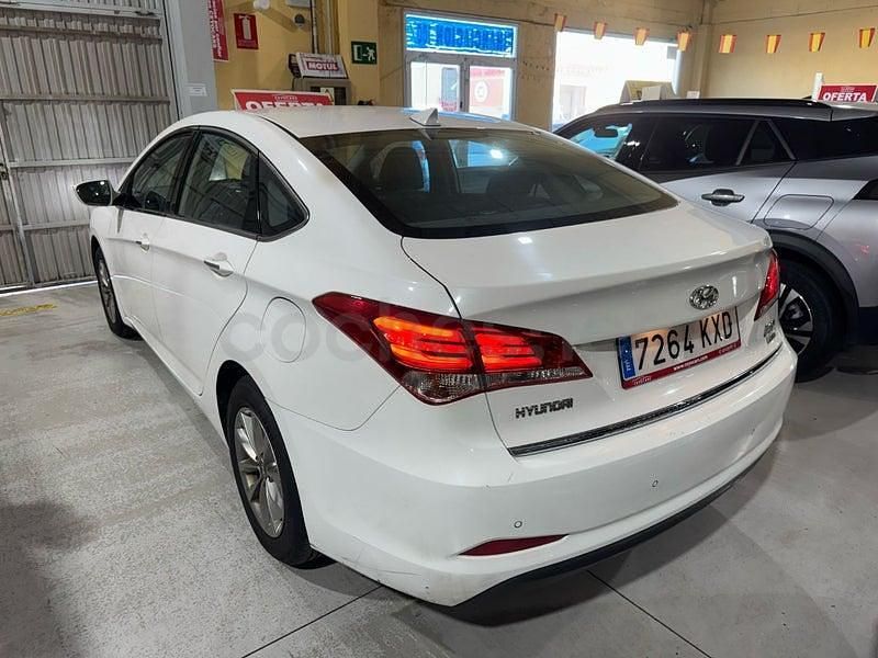 Usado Hyundai i40 115 CV (84 kW) 2019 Blanco Berlina