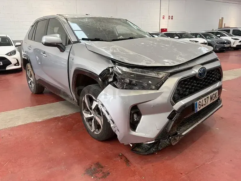 Usado Toyota RAV4 Hybrid Plus 306 CV (225 kW) 2025 Gris / plata SUV