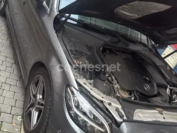 Usado Mercedes C220 194 CV (142 kW) 2019 Gris / plata Coupe