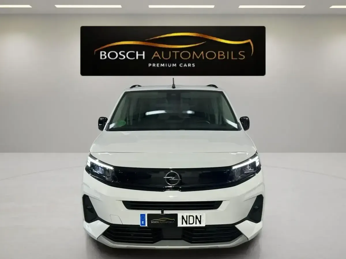 Usado Opel Combo S 130 CV (95 kW) 2025 Blanco Monovolumen