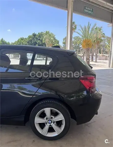 Usado BMW 120 Sport Line 184 CV (135 kW) 2015 Negro Utilitario