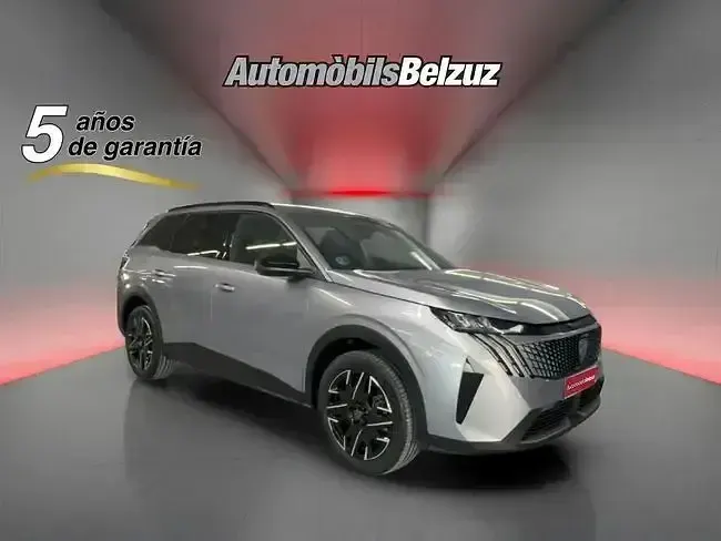 Usado Peugeot 5008 Allure 145 CV (106 kW) 2025 Plateado SUV