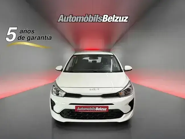 Usado Kia Rio 84 CV (61 kW) 2021 Blanco Utilitario