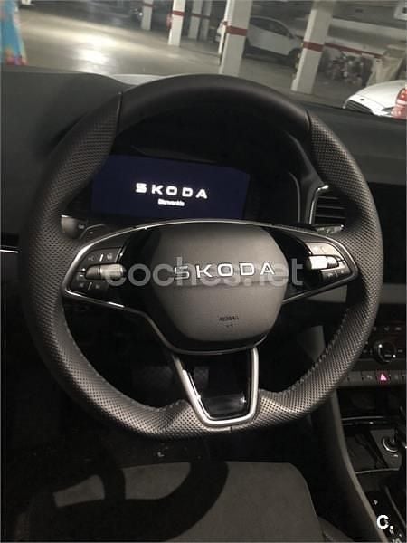 Blanco Nuevo 2025 Skoda Karoq SportLine SUV | 29.900 € (Buen precio) - Imagen 1/4
