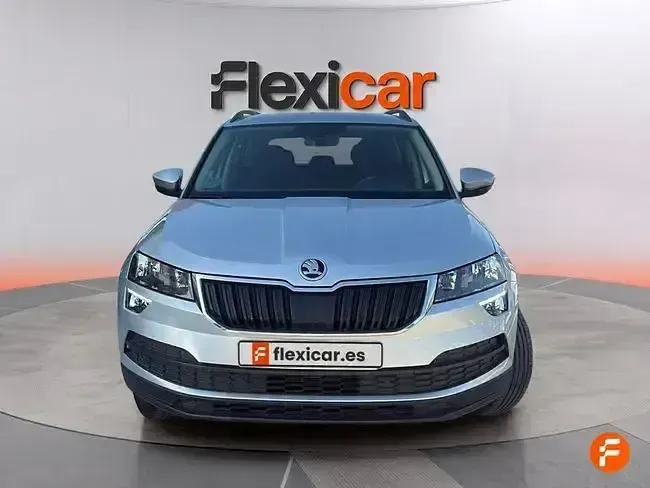Usado Skoda Karoq Active 110 CV (80 kW) 2022 Gris SUV