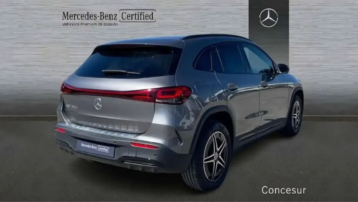 Usado Mercedes EQA250 139 kW (190 HP) 2022 Cinzento SUV