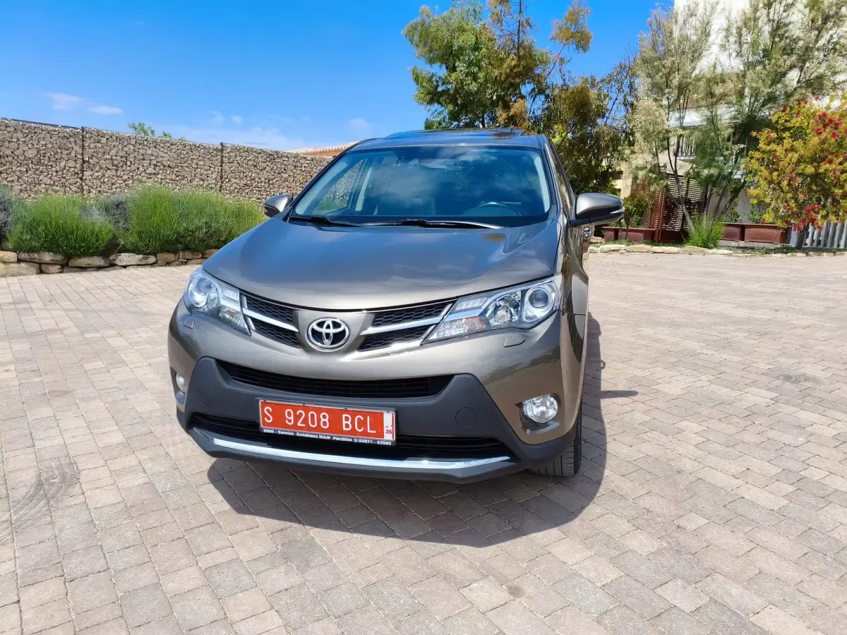 Begagnad Toyota RAV4 Executive 150 HK (110 kW) 2014 Brun SUV