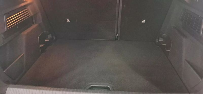 Pintura negra perla negra Usado 2022 Citroën C4 Feel Berlina | 15.380 € (Precio justo) - Imagen 1/1