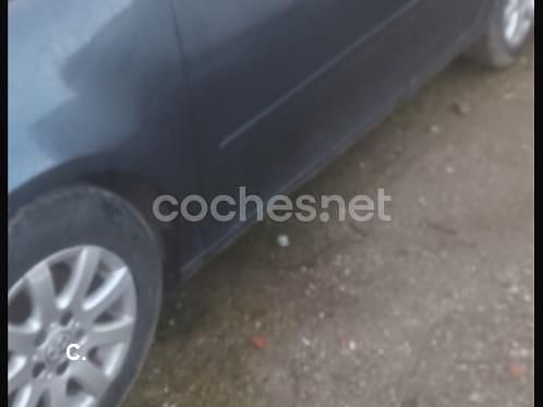 Usado VW Golf IV 110 CV (80 kW) 2005 Azul Berlina