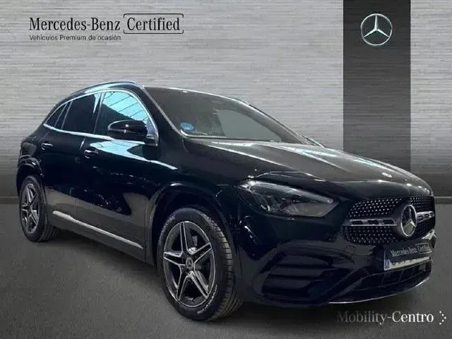 Usado Mercedes GLA250 218 CV (160 kW) 2025 Negro noche SUV