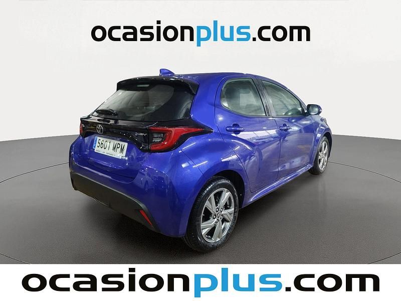 Usado Toyota Yaris Active 116 CV (85 kW) 2024 Azul Utilitario